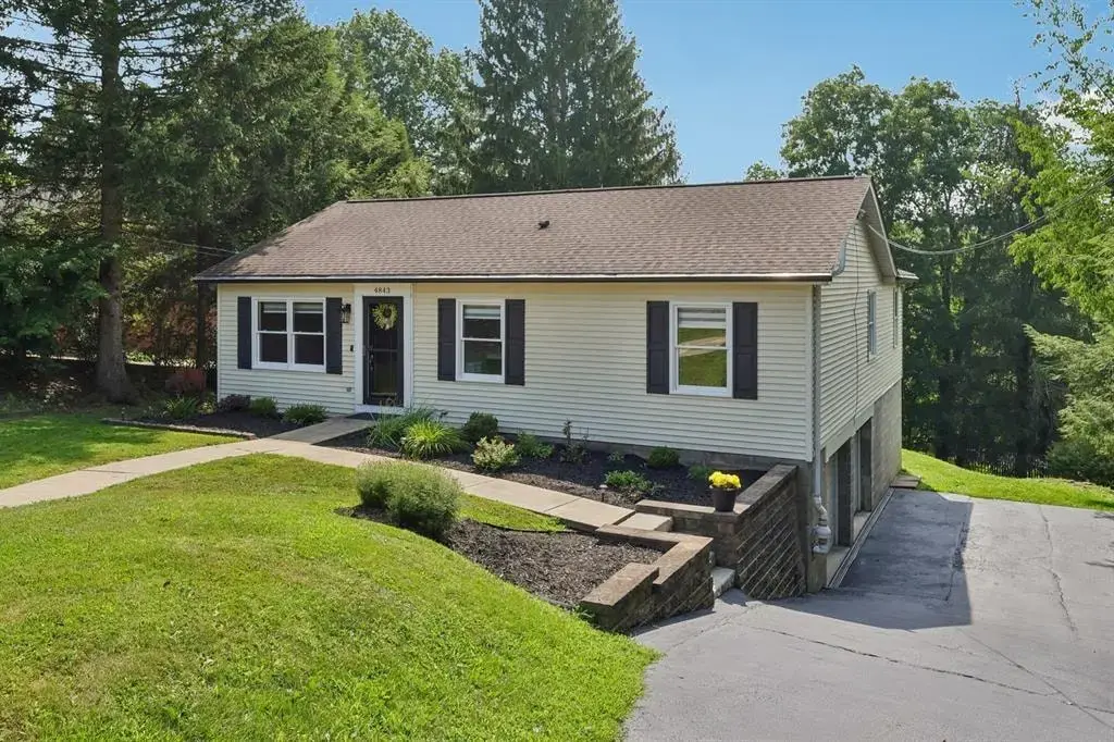 4843 King Road , Hampton