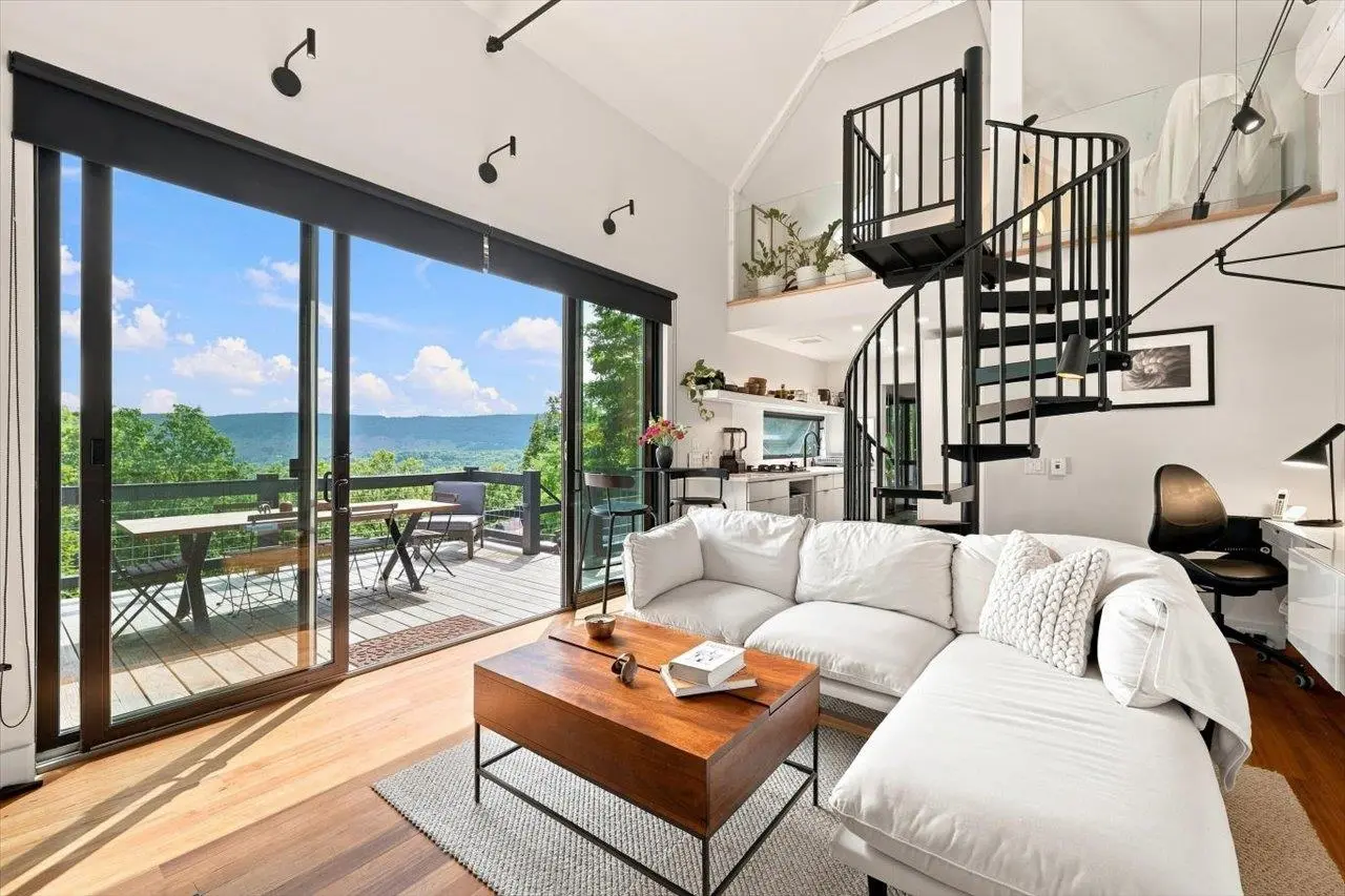 6418 Mountain Tpke, Monterey