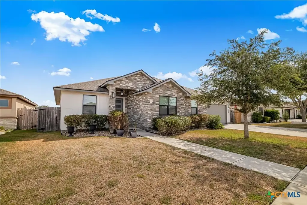 106 Montalcino Court, Victoria