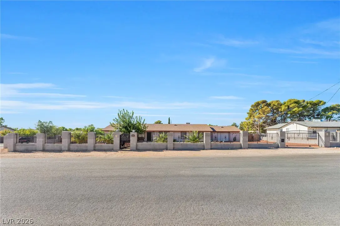 9015 W Hammer Lane, Las Vegas