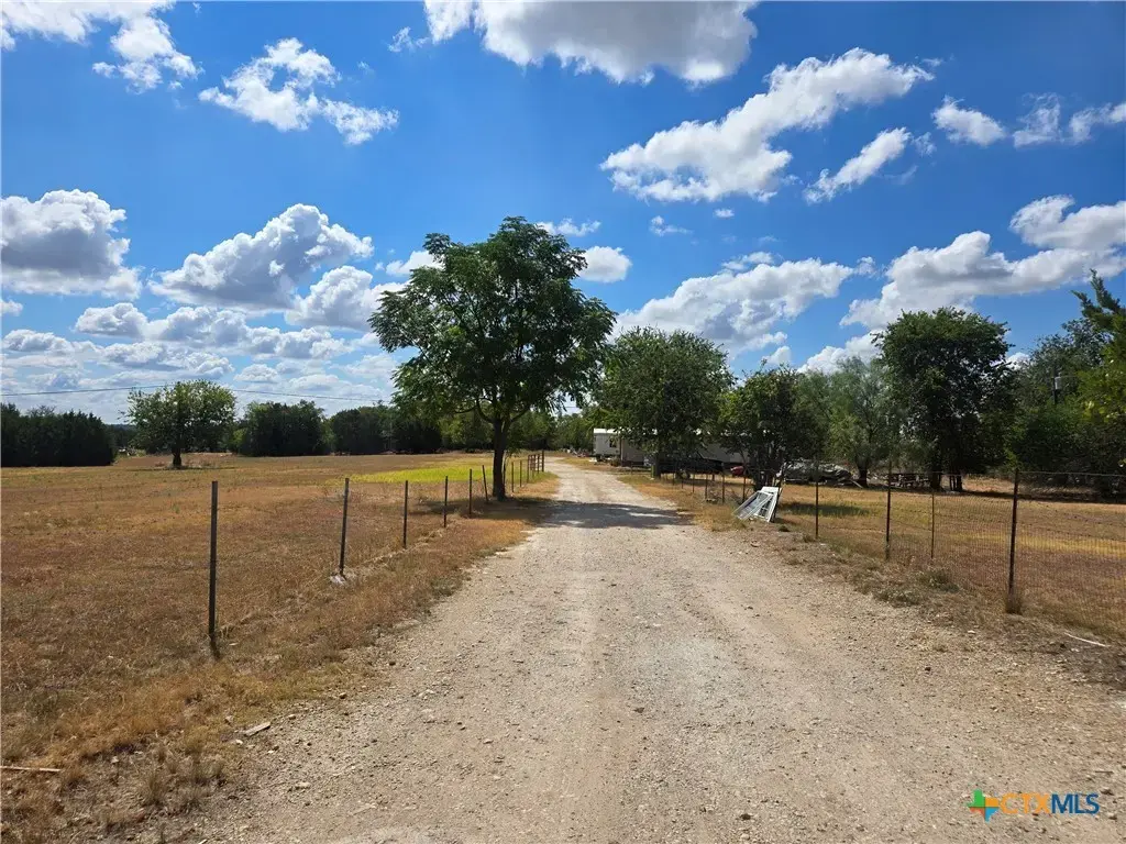 4592 County Road 3220, Kempner