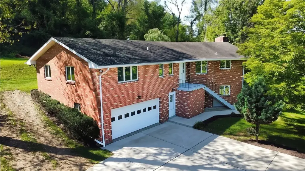 350 Country Club Road , South Strabane
