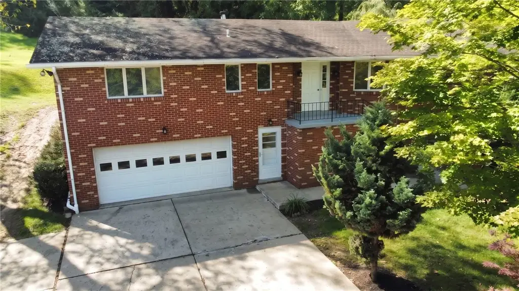 350 Country Club Road , South Strabane