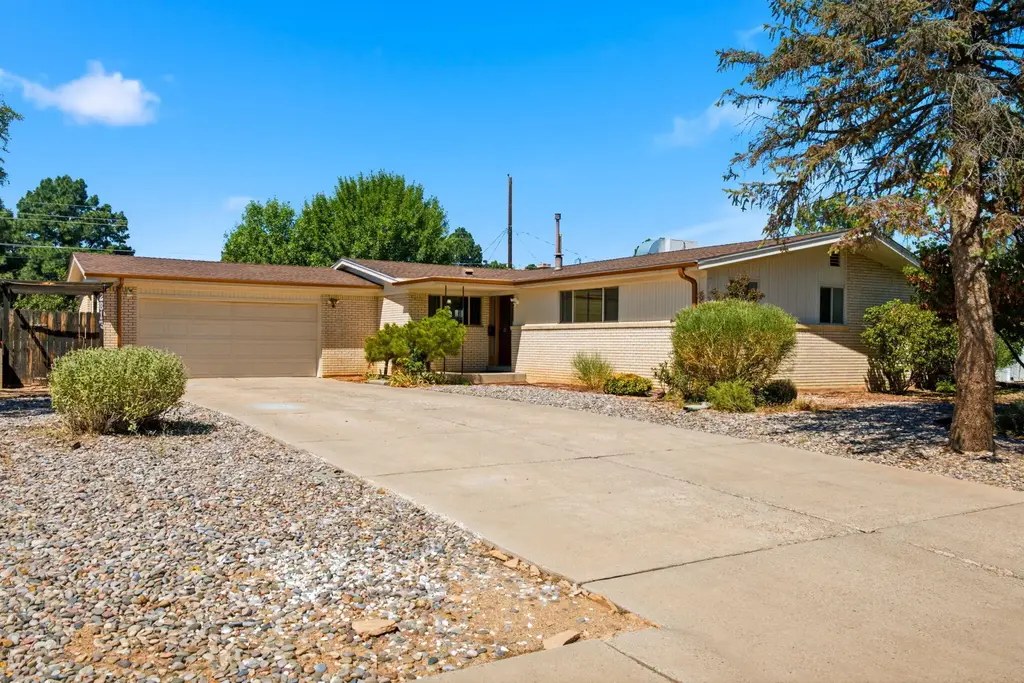 2813 Espanola Street Ne, Albuquerque