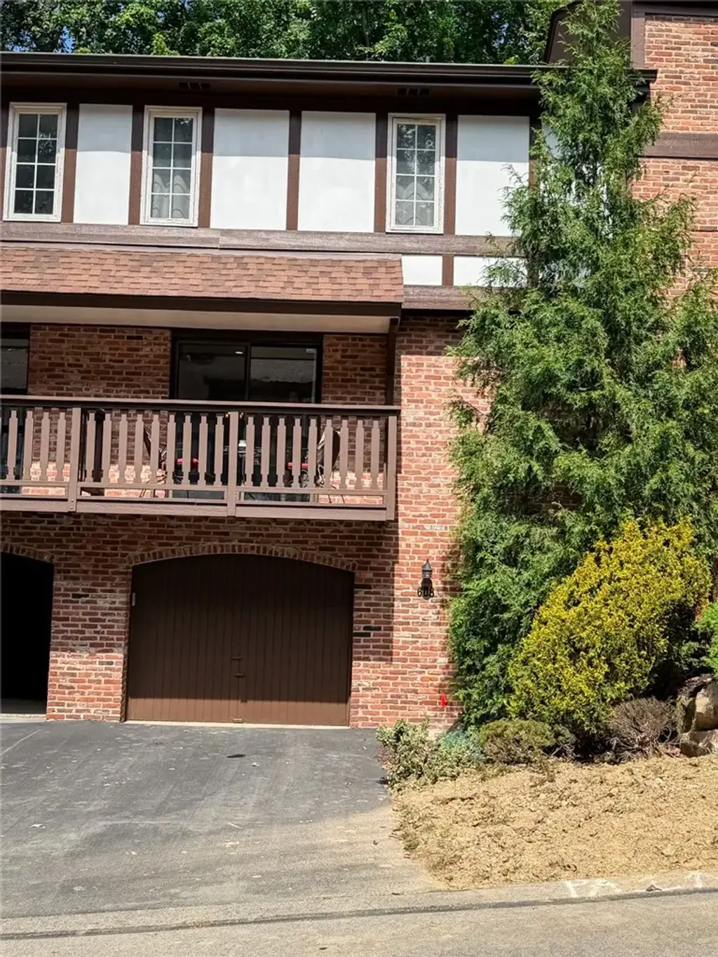 608 Maplewood Court , Ross