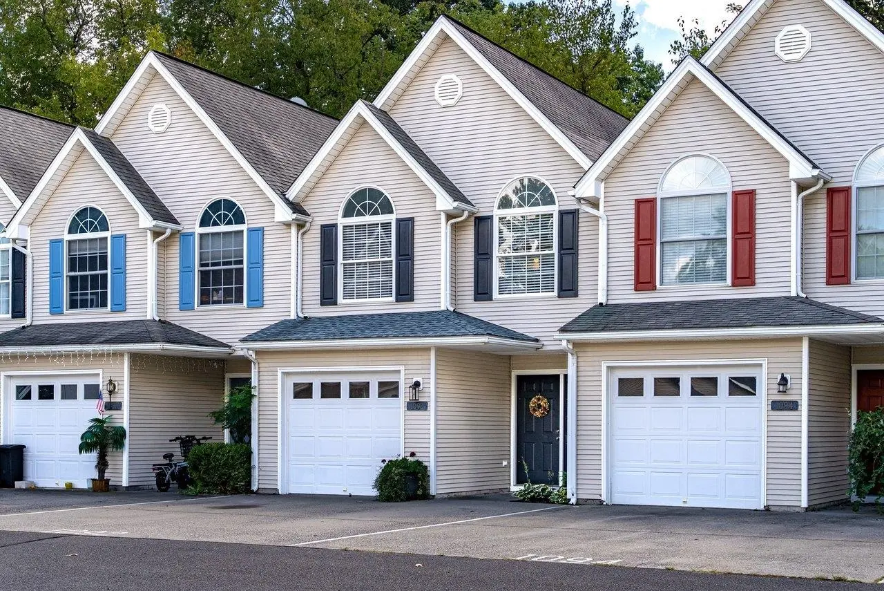 1092 Oakdale Ct, Rockingham
