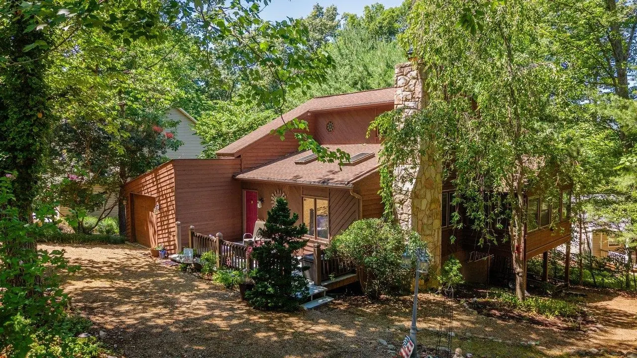 636 Flower Dr, Mcgaheysville
