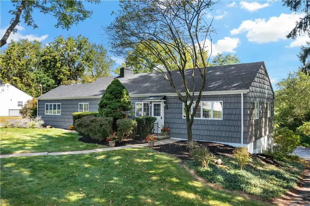 2511 Fife Drive, Upper St Clair