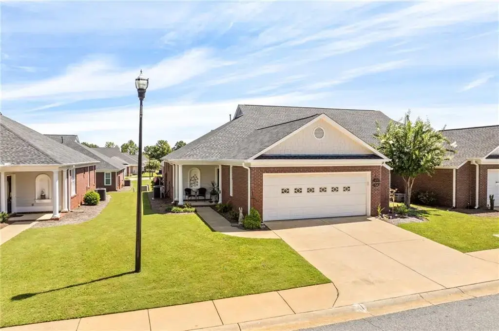 5012 Autumn Leaf Lane A, Phenix City