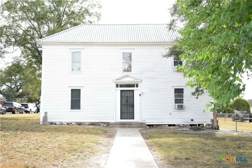 149 N Commercial Street, Goliad