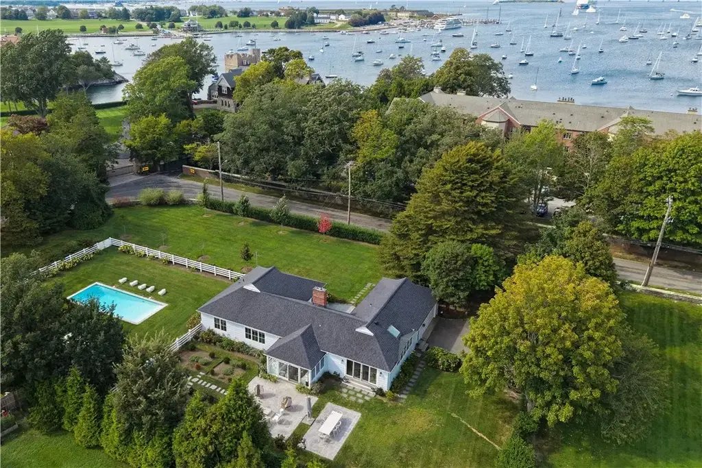 124 Harrison Ave, Newport