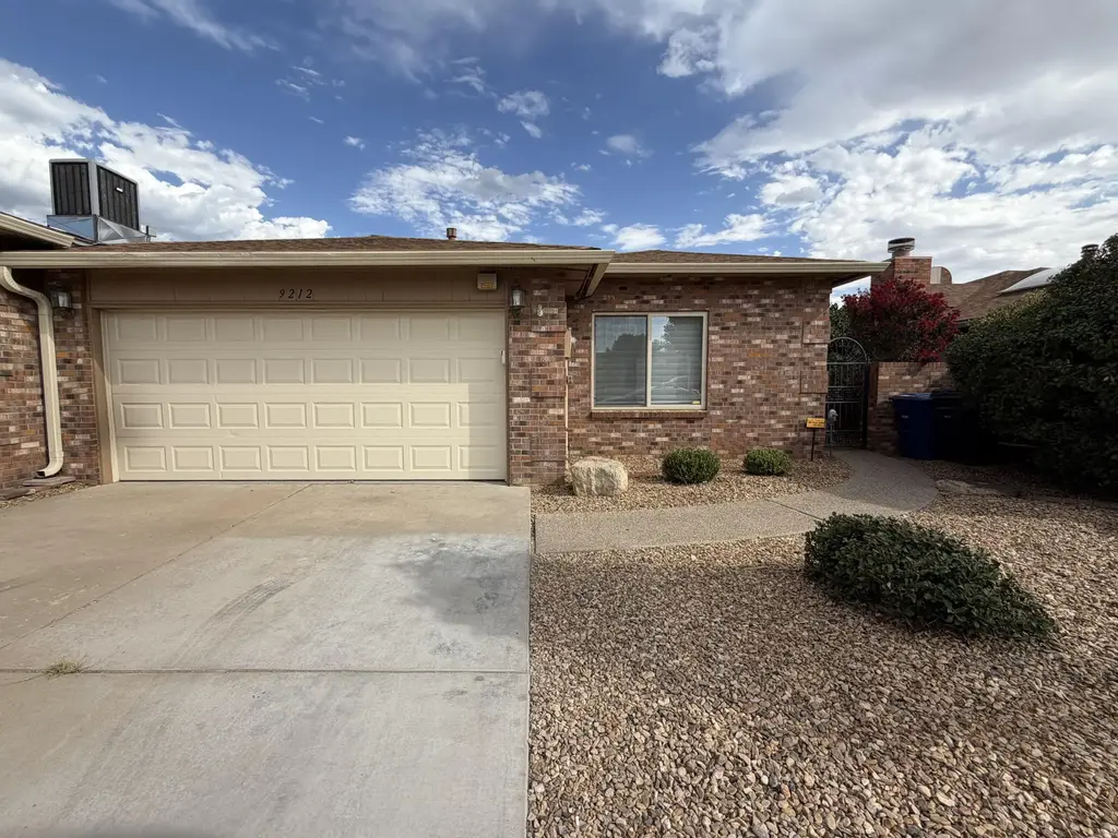 9212 Admiral Lowell Avenue Ne, Albuquerque