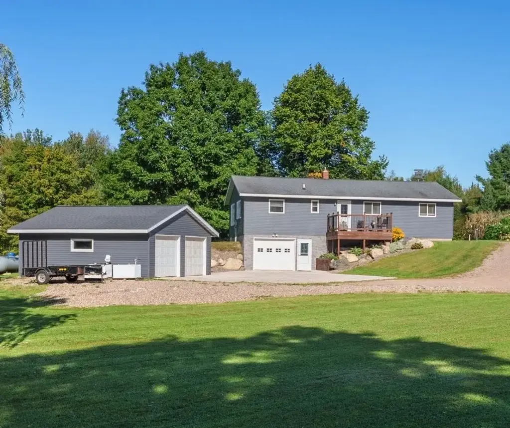 W8680 Perkinstown Avenue, Medford