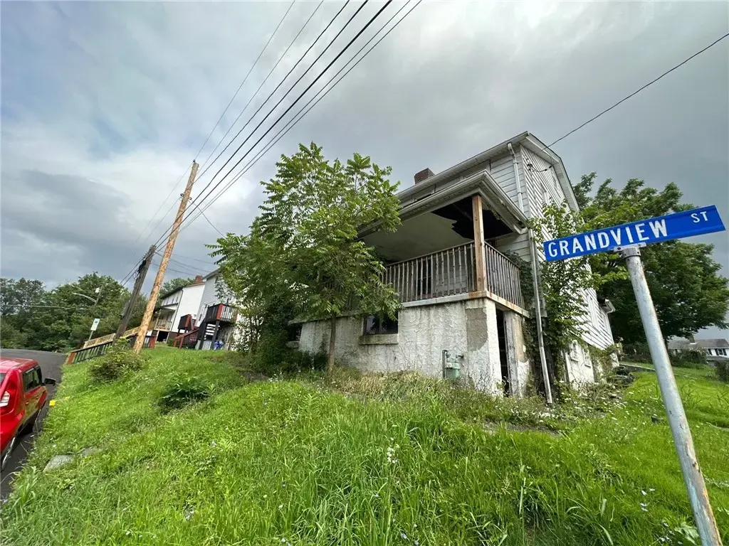 3825 Grandview Avenue , South Park
