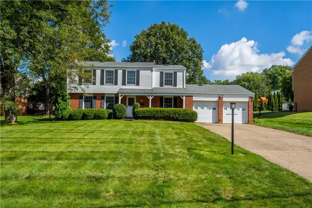 1215 Rolling Meadow Road , Upper St Clair