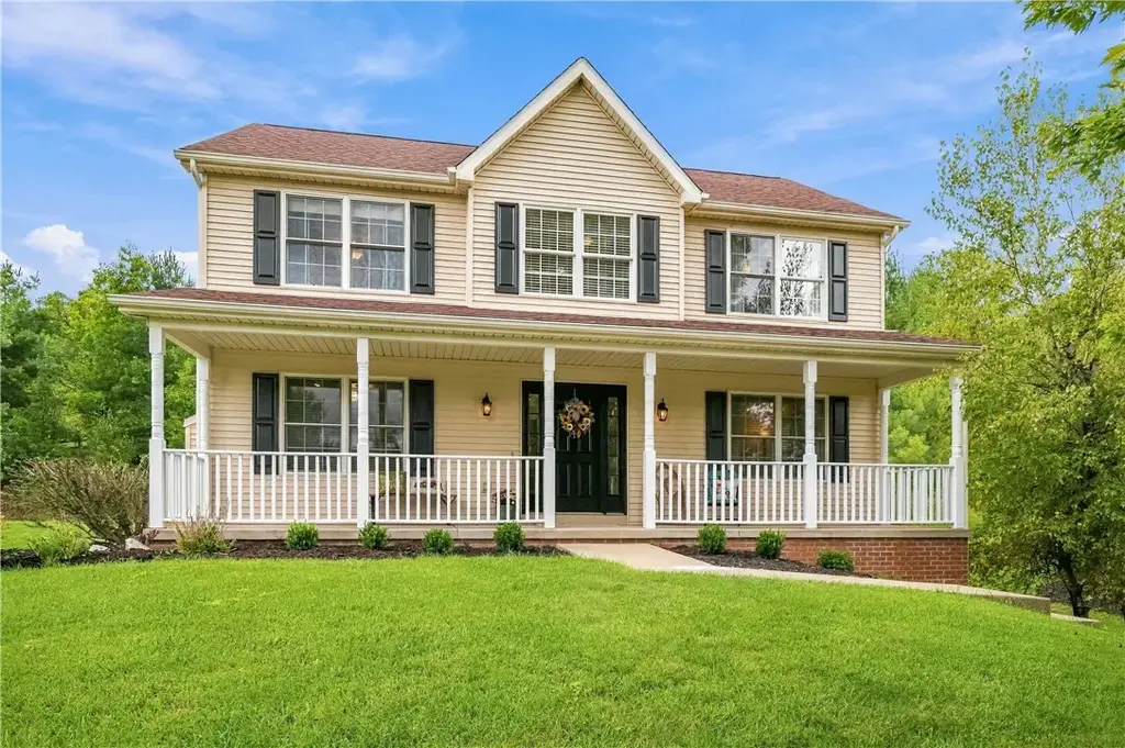 1042 Lake Drive , Pine