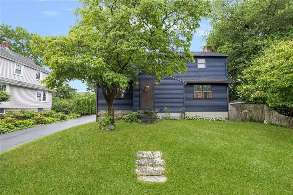 11 Coombs St, East Providence