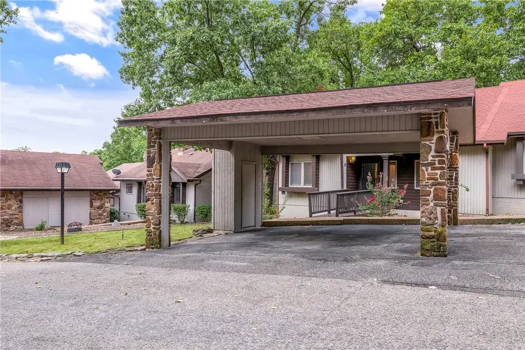 8 Lunsford Lane, Bella Vista