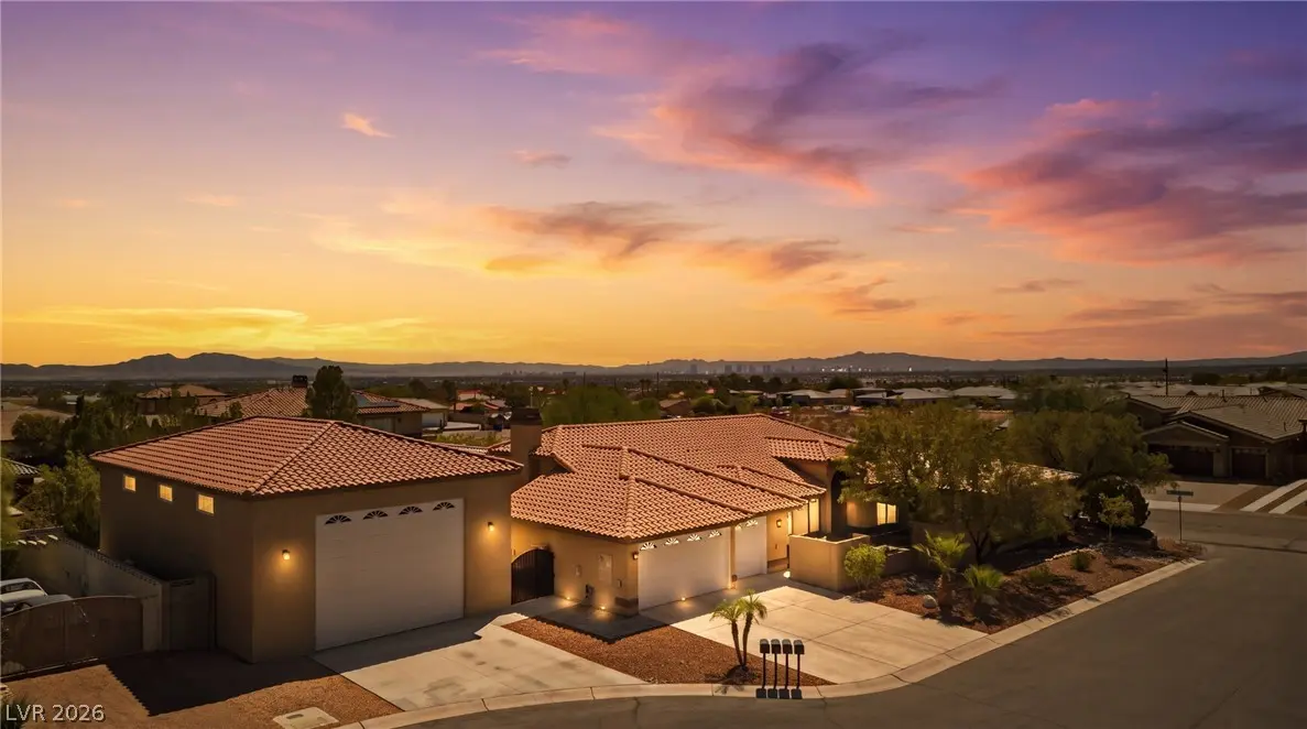 9760 Bright Angel Way, Las Vegas