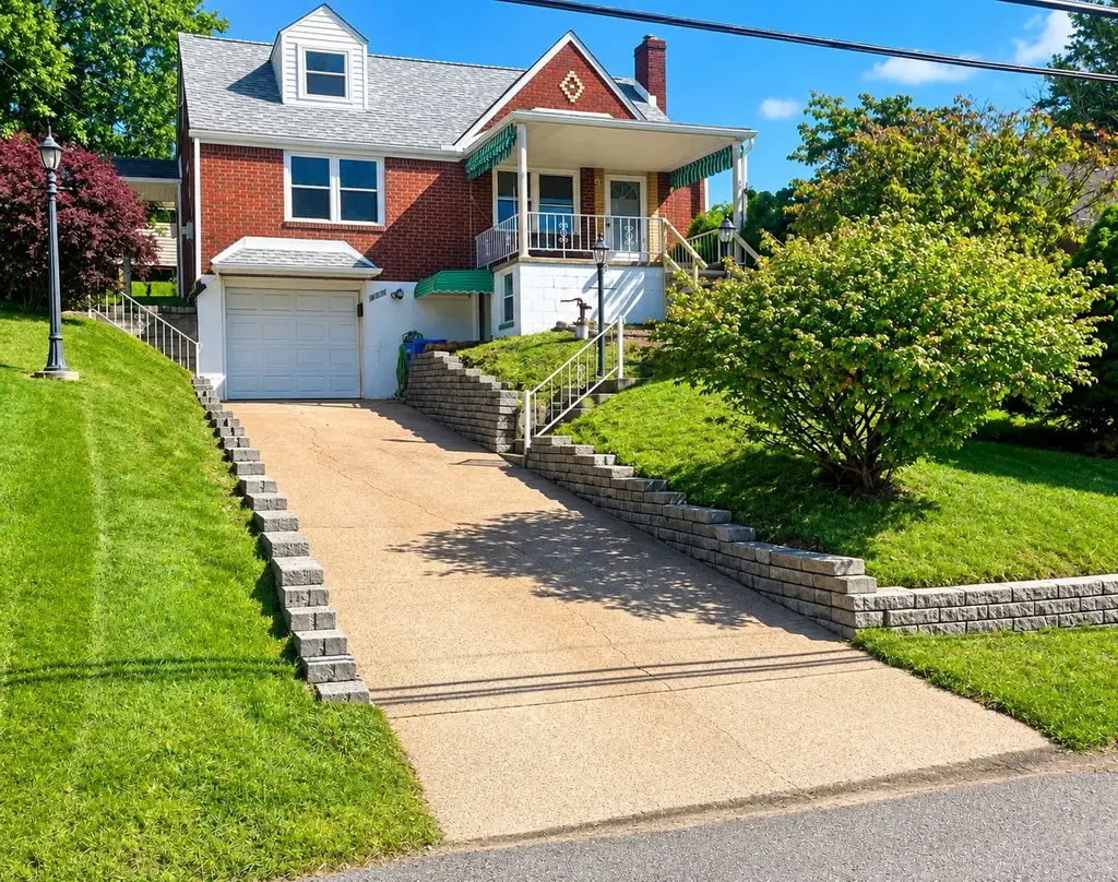 223 Duncan Station Road, Elizabeth Twp/Boro