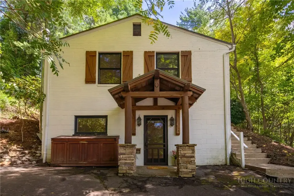 214 Blanwood Drive, Boone