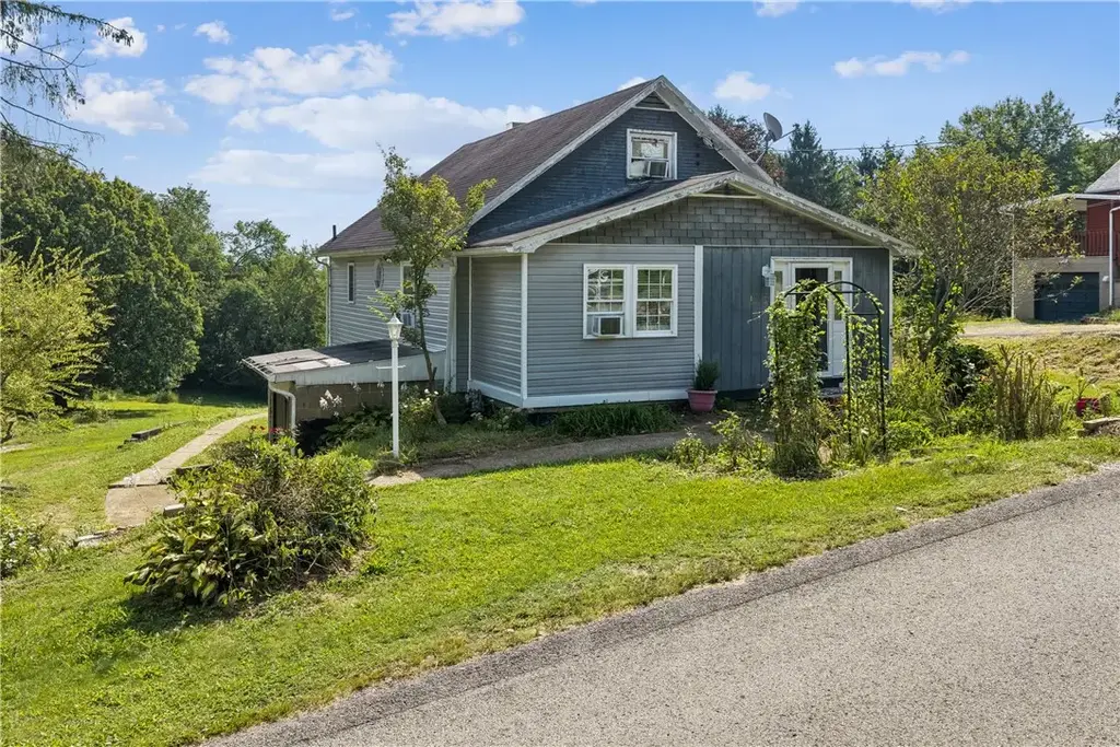 1235 Blaine Road , Monaca