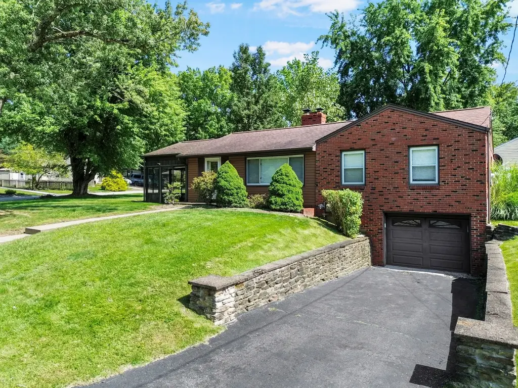 20 Oakwood Terrace, Oakmont