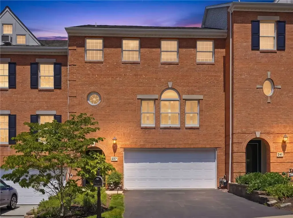 237 Merion Drive, Mt Lebanon
