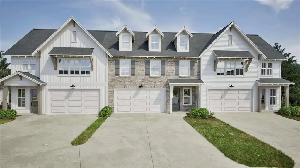 38 Sarah Ln, Auburn