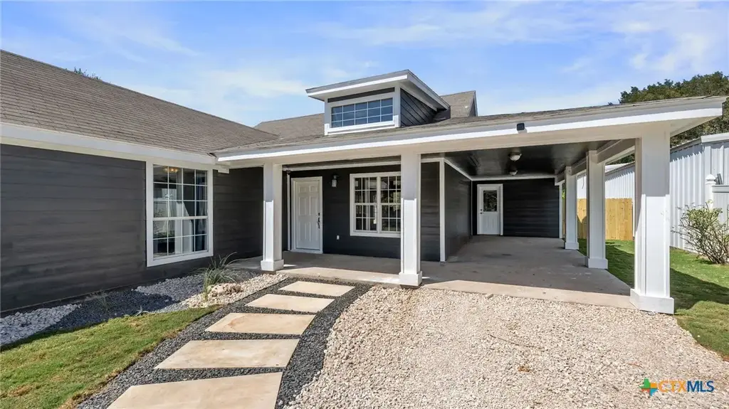 10915 S Highway 183, Lampasas
