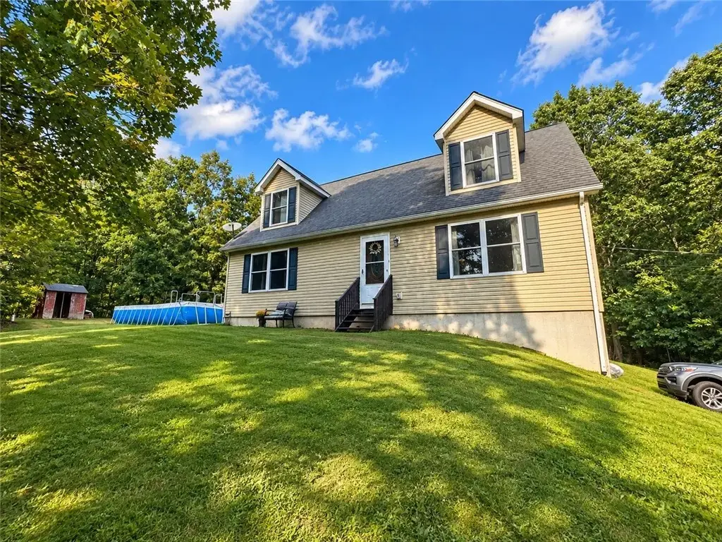 417 Upper Service Road , Green