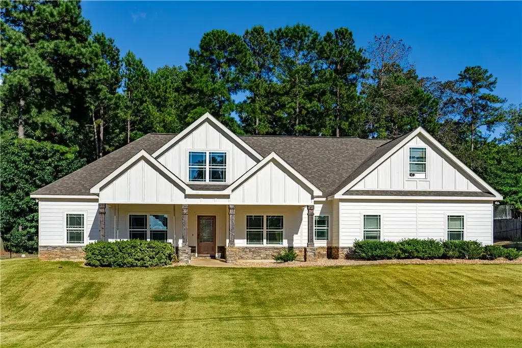 182 Lee Rd 2206, Salem