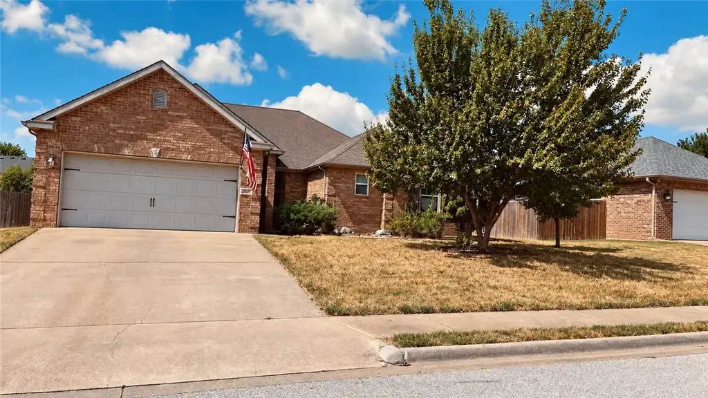 204 Callie Lane, Centerton