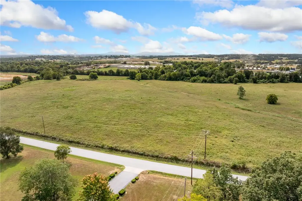 806 Gipson Road, Harrison
