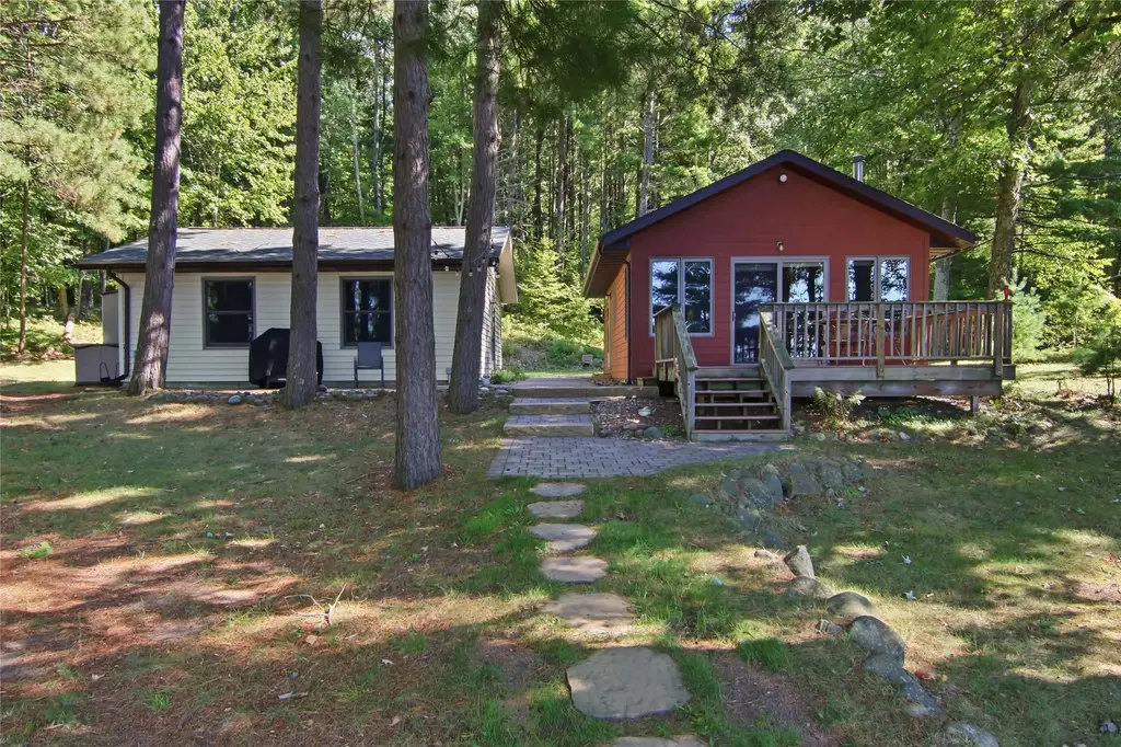 N8443 Lone Trail Lane, Spooner