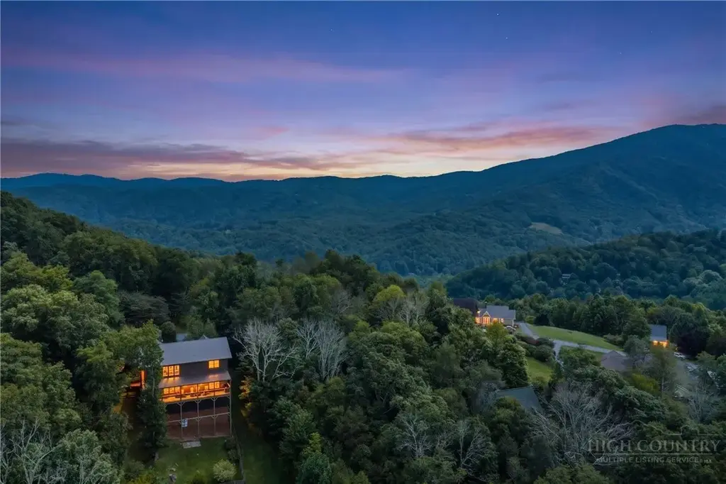 987 Alpine Drive, Seven Devils