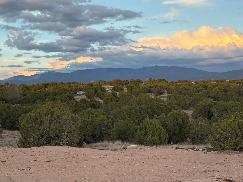 23 W Camino Del Cielo W, Santa Fe