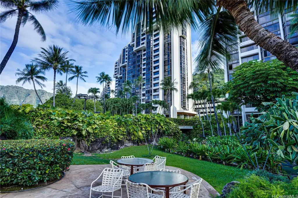 521 Hahaione Street # 216f, Honolulu