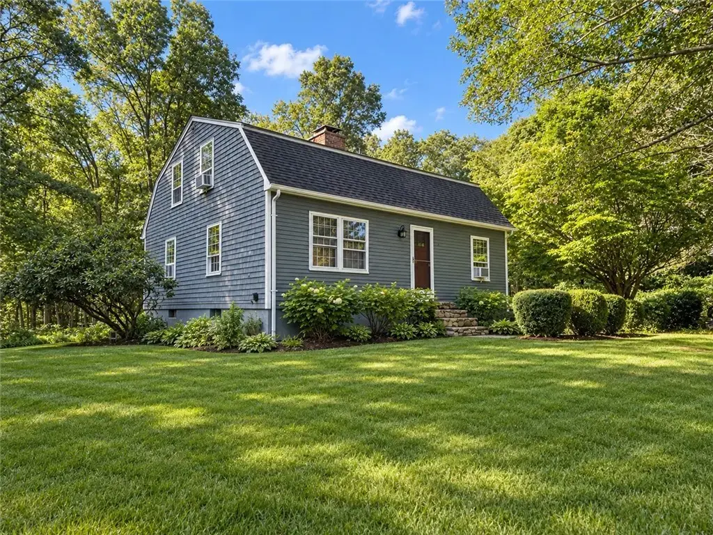 63 Collins Rd, Hopkinton