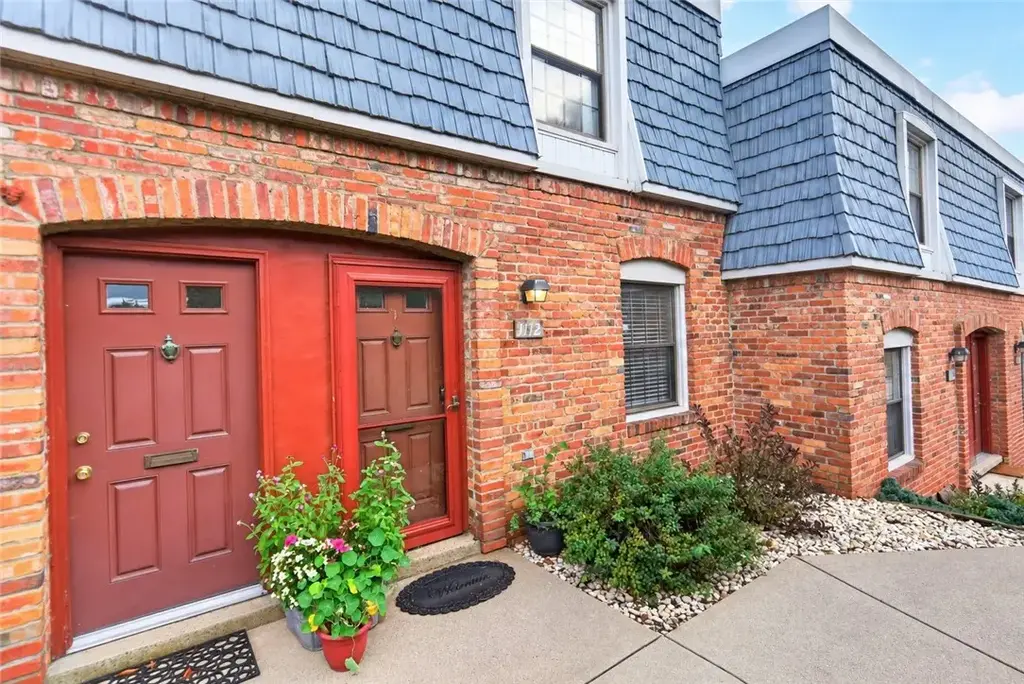 1112 Pennsbury Boulevard , Pennsbury