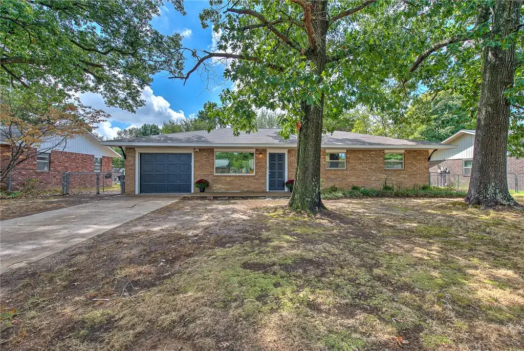 2505 Toni Avenue, Springdale