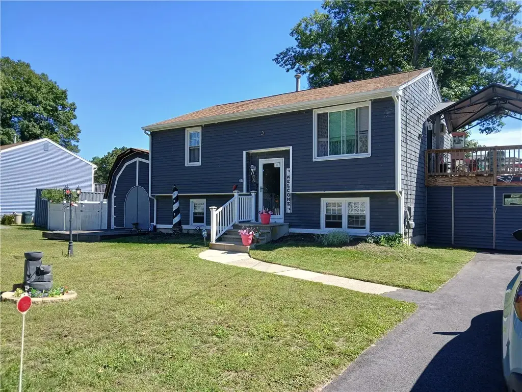 24 Arden Ct, Warwick