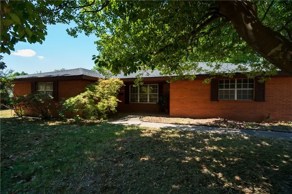 1106 Bronco Lane, Springdale