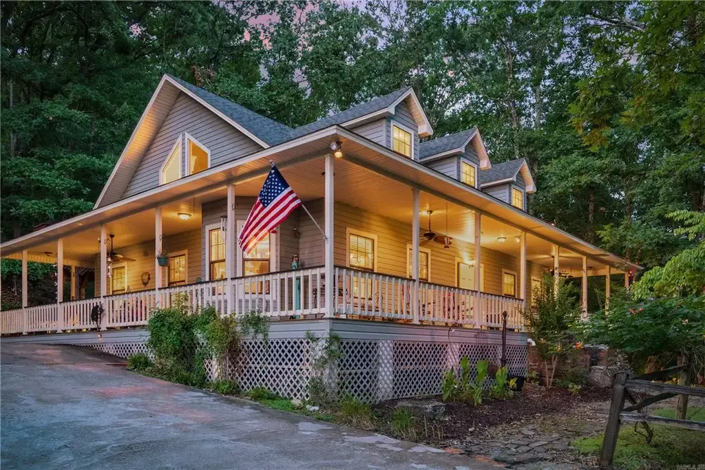 420 Shadow Lane, Clinton