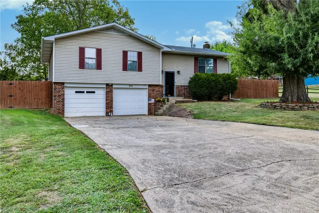 875 Meadow Lane, Harrison