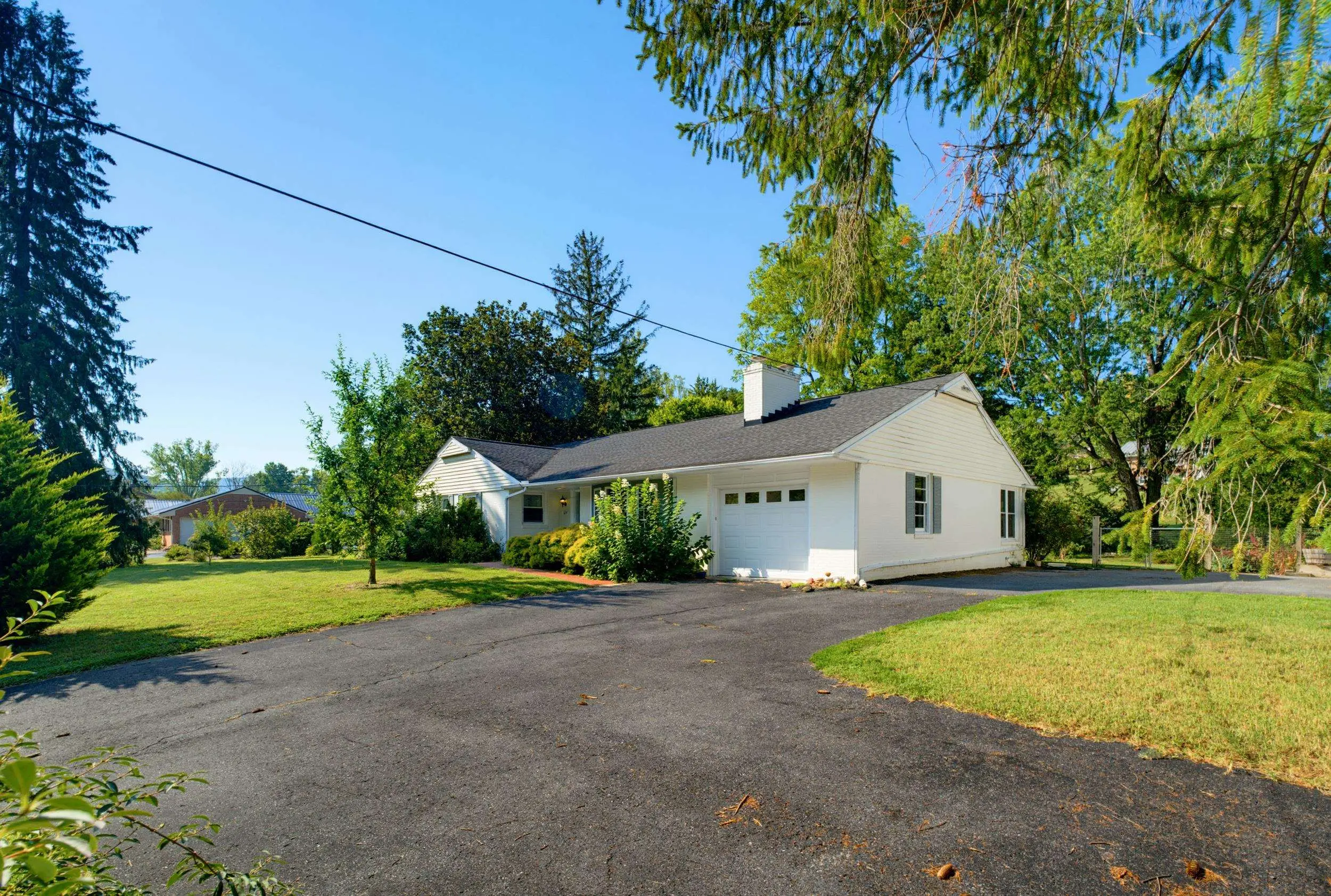 1217 Meadowbrook Rd, Waynesboro
