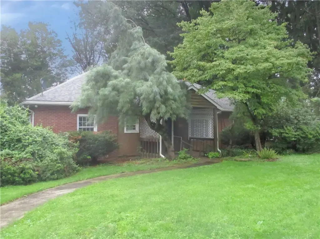 201 Banbury Lane , Harrison