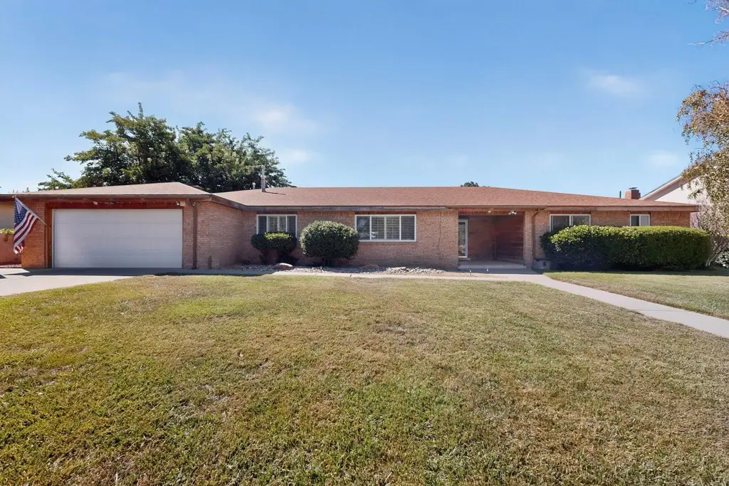 12412 Casa Grande Avenue Ne, Albuquerque