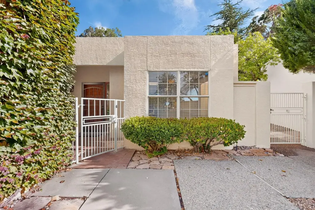 8233 Countrywood Road Ne, Albuquerque
