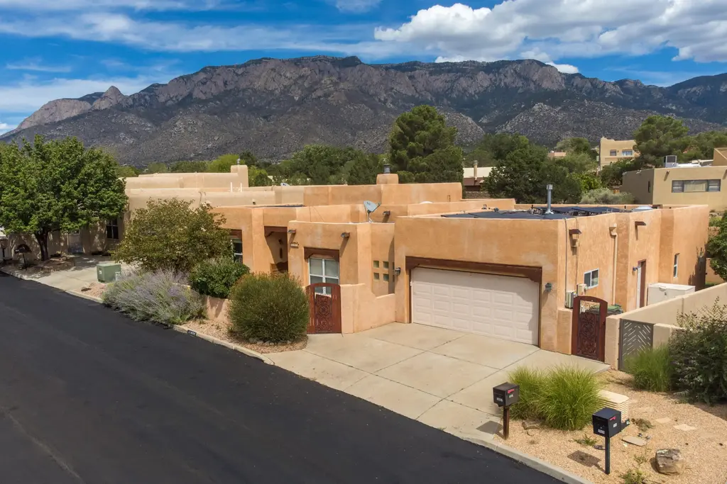1607 Quailwood Drive Ne, Albuquerque